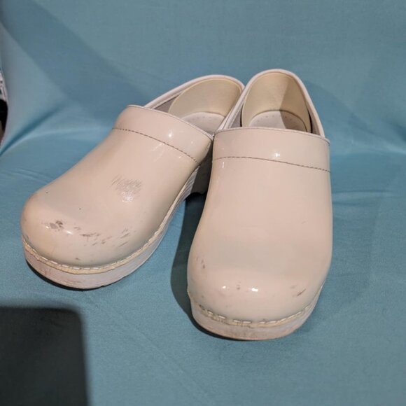 Dansko Shoes - White Leather Danskos - Size 37